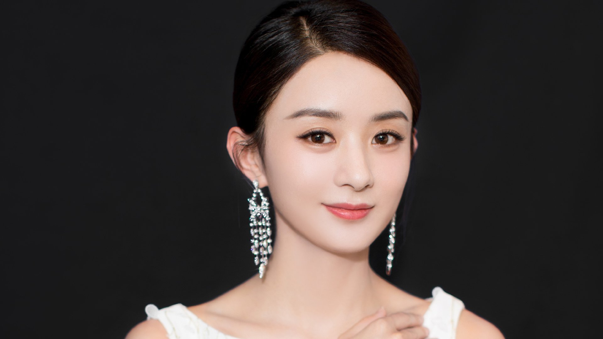 湖人压哨战胜雷霆，抢七大战中詹姆斯锁死对手，湖人如何应对詹姆斯伤停